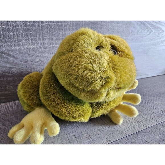 JLI Green Plush Frog Toad 1994 Realistic Stuffed Animal 4" Petting Zoo Amphibian - Picture 2 of 8